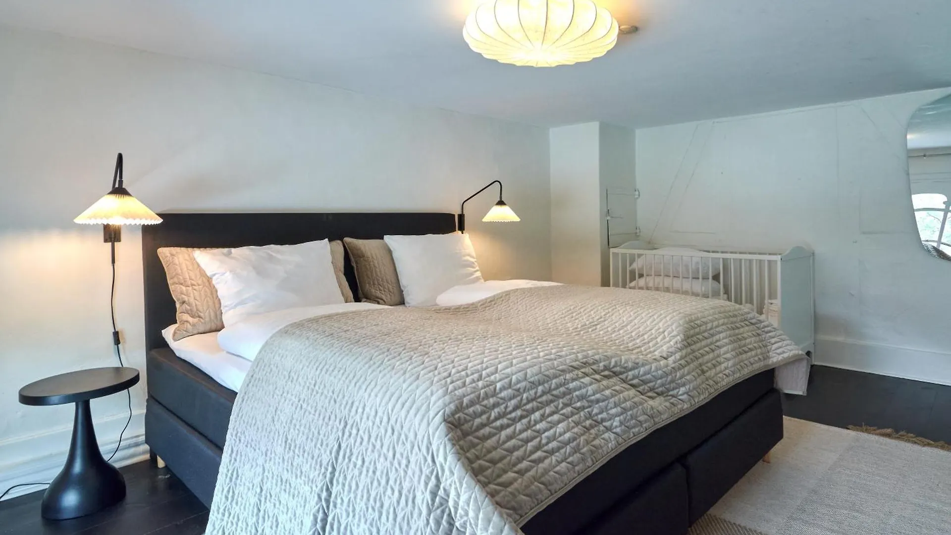 Stylish Spacious Apartment W 3Br In Copenhagen City