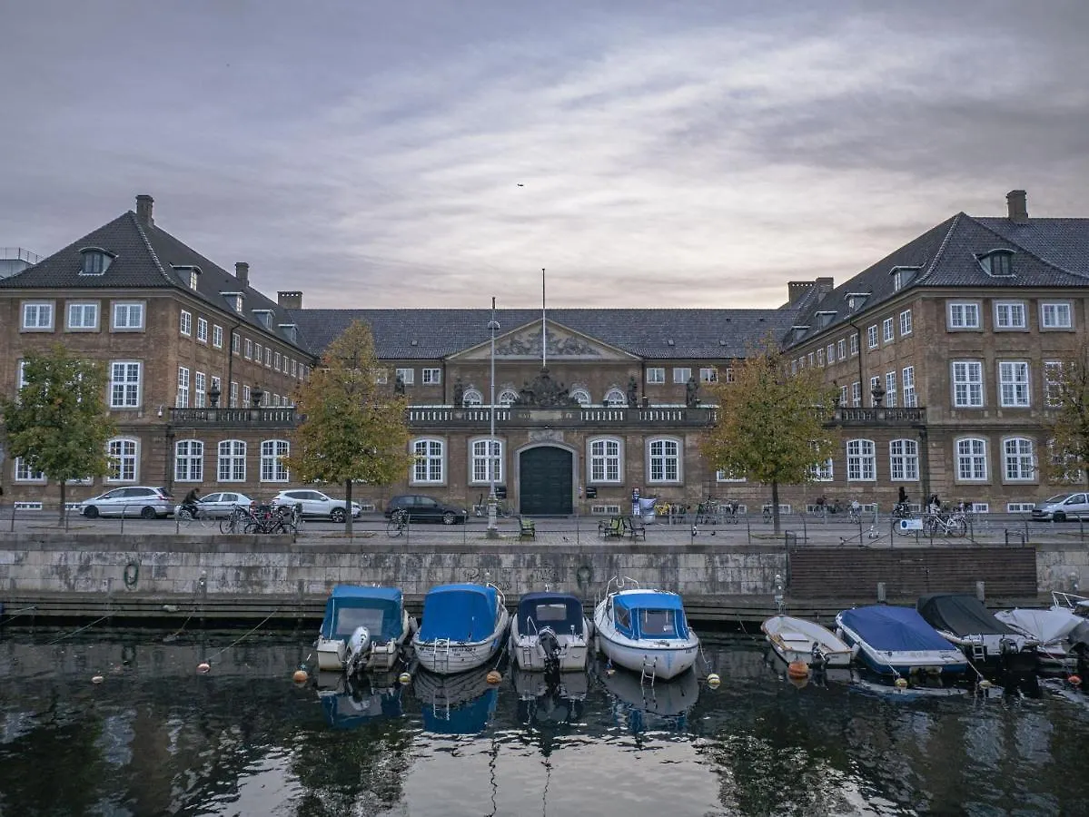 Stylish Spacious Apartment W 3Br In Copenhagen City